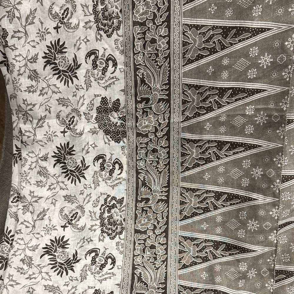 Black and White Floral Patterned Fabric